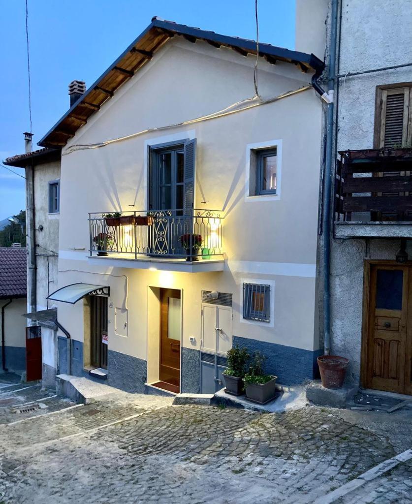 Piccola Dimora Accogliente E Molto Panoramica Vila Tagliacozzo Exterior foto